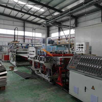 ราคาดี 1220mm 30mm พีวีซีพลาสติก Wpc โฟมบอร์ดทำเครื่อง ออนไลน์